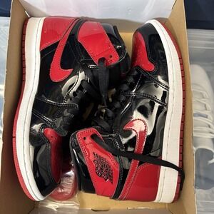 Nike Air Jordan 1 Retro High OG Patent Bred Black Red High-Top Retro 7.5Men 9Wmn